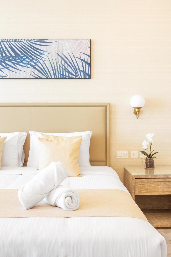 Ultra Luxury Palm Tower With Shared Hotel Facilities Dubai Exterior photo