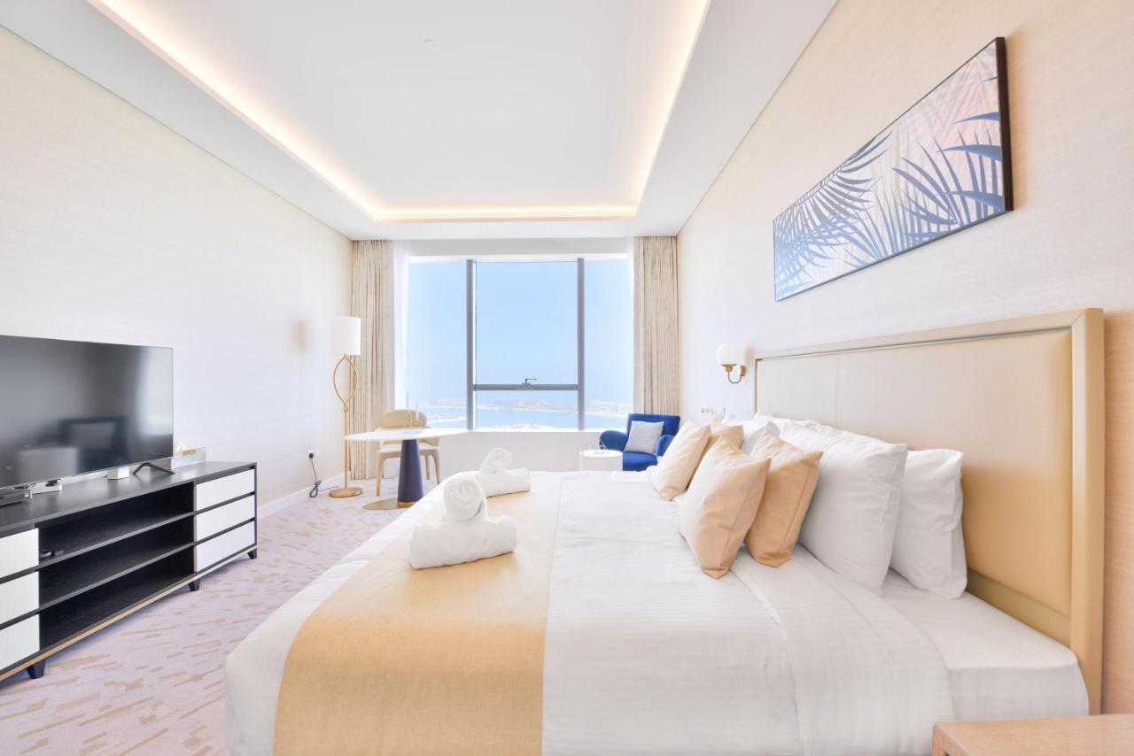 Ultra Luxury Palm Tower With Shared Hotel Facilities Dubai Exterior photo