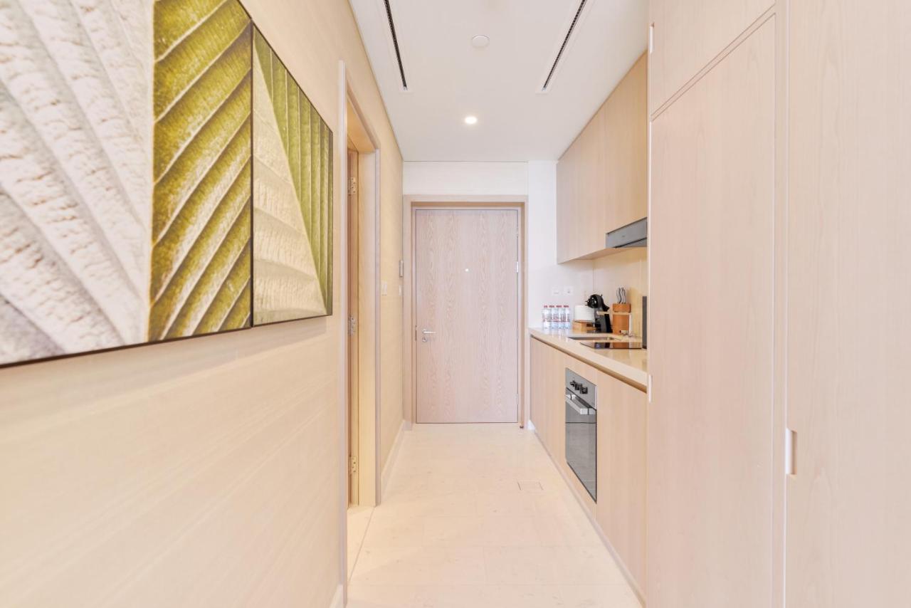 Ultra Luxury Palm Tower With Shared Hotel Facilities Dubai Exterior photo